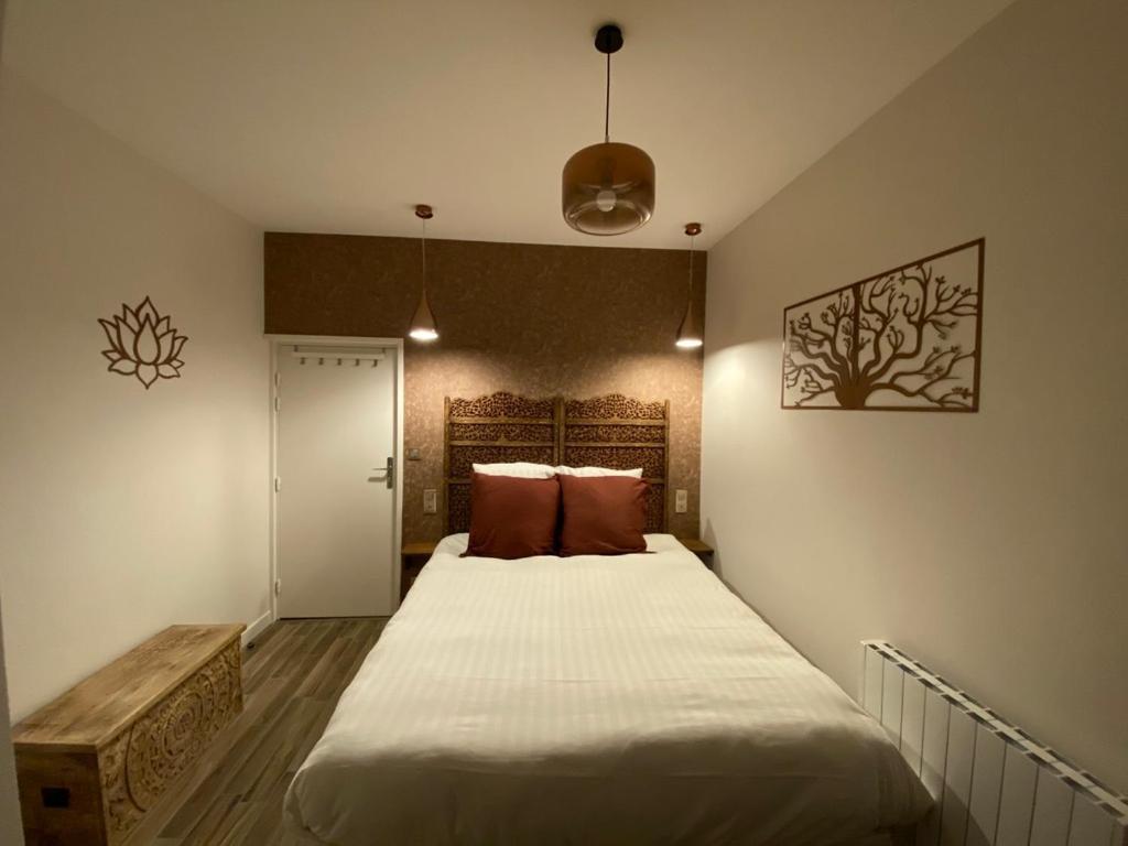 Hotel La Bonne Hotesse Chambon-sur-Lac Δωμάτιο φωτογραφία