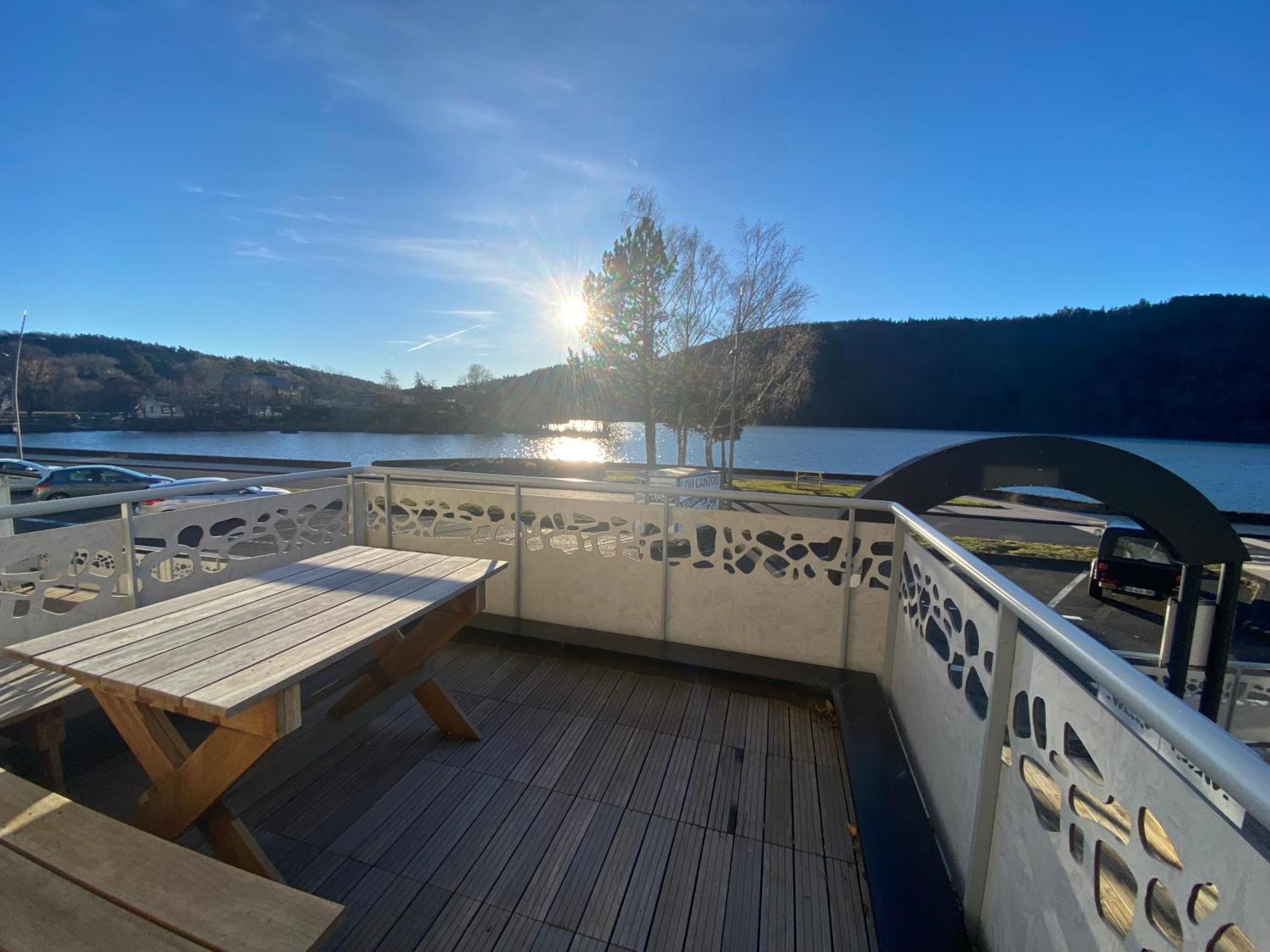 Hotel La Bonne Hotesse Chambon-sur-Lac Εξωτερικό φωτογραφία