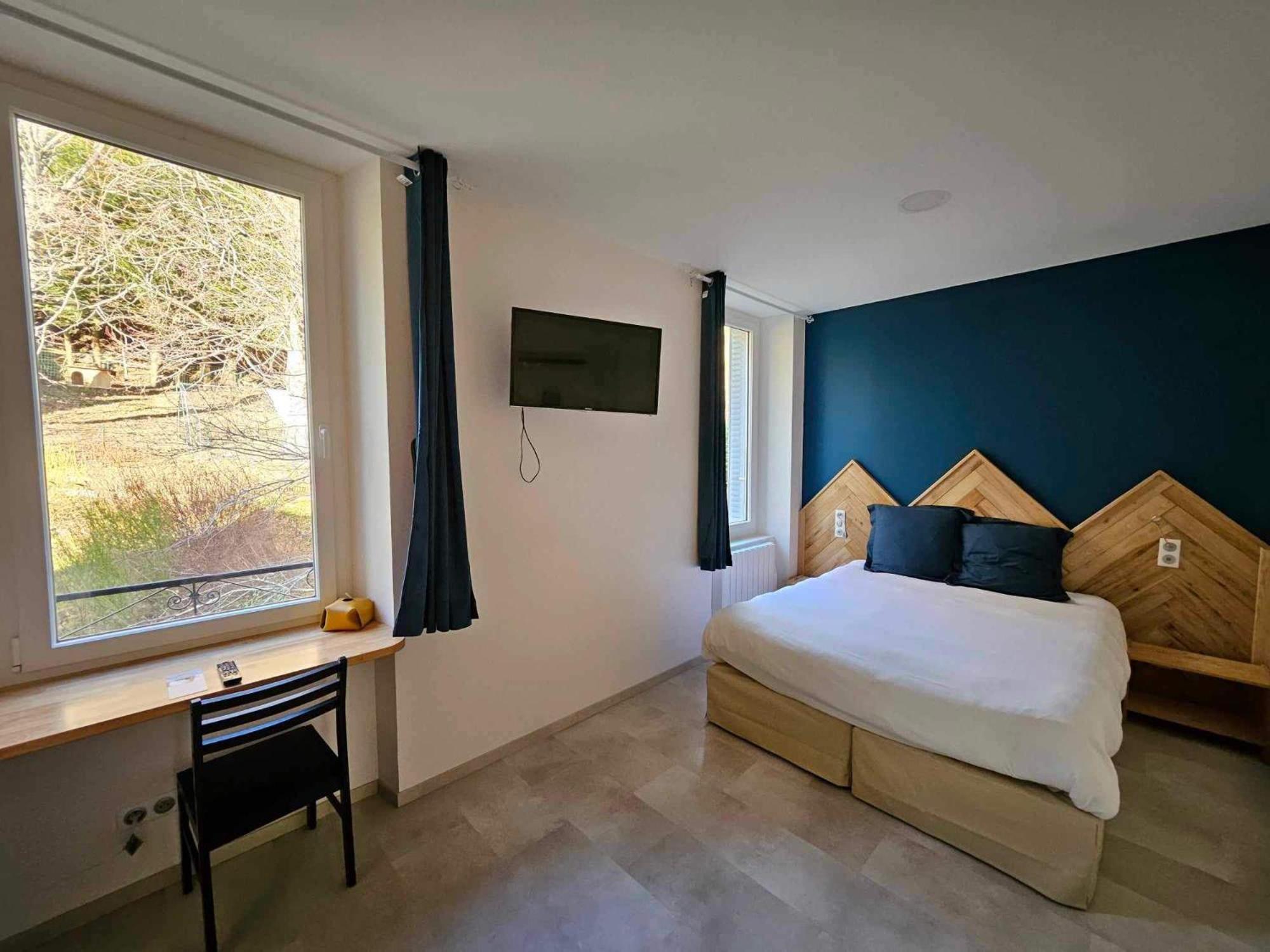 Hotel La Bonne Hotesse Chambon-sur-Lac Εξωτερικό φωτογραφία