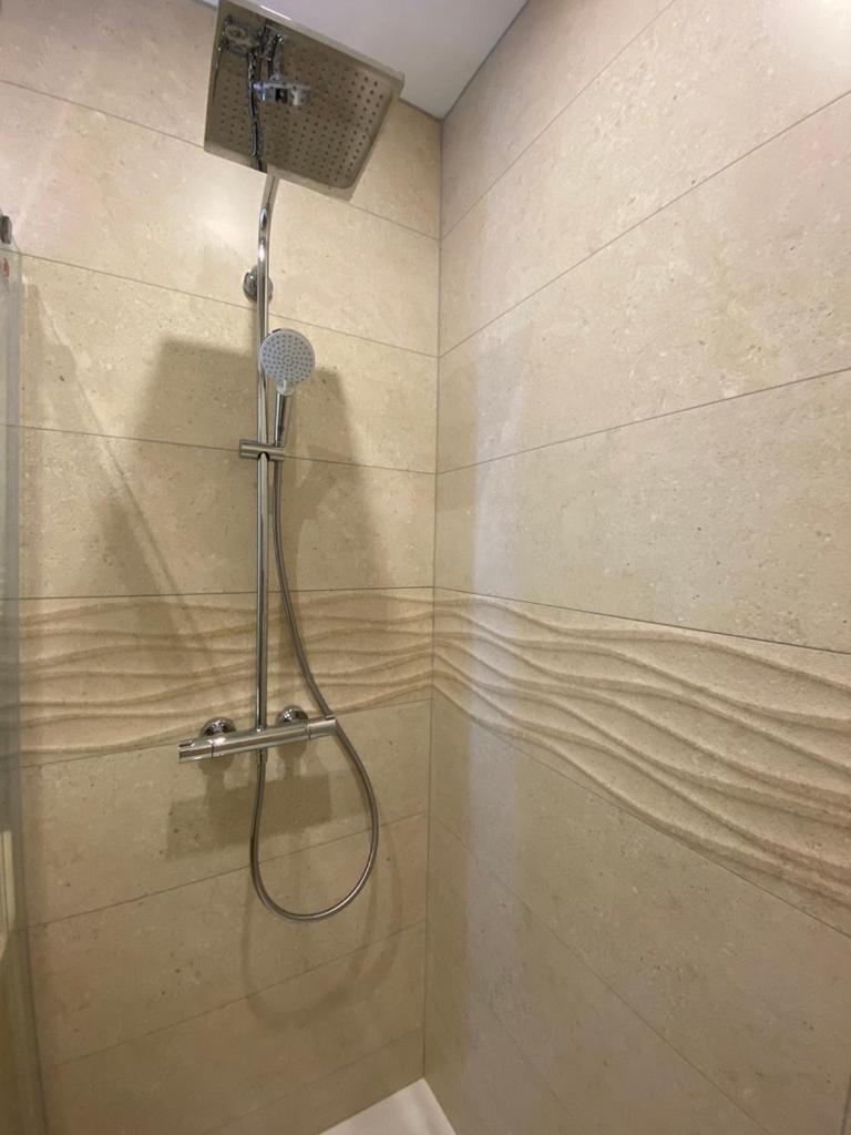 Hotel La Bonne Hotesse Chambon-sur-Lac Δωμάτιο φωτογραφία