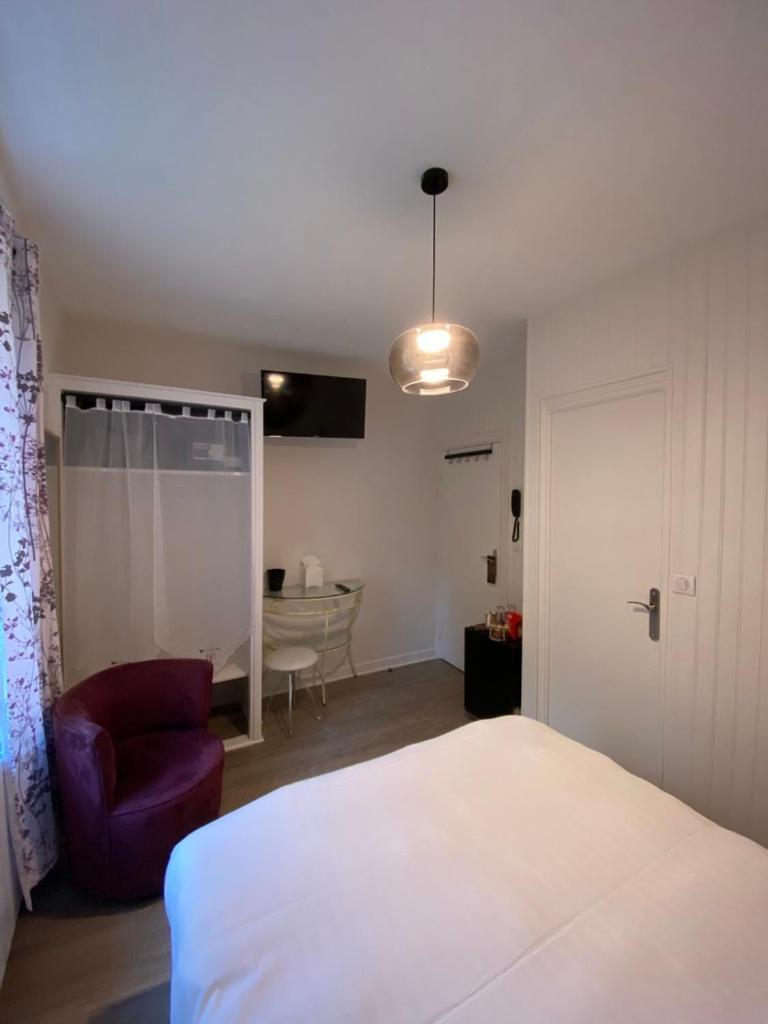Hotel La Bonne Hotesse Chambon-sur-Lac Δωμάτιο φωτογραφία