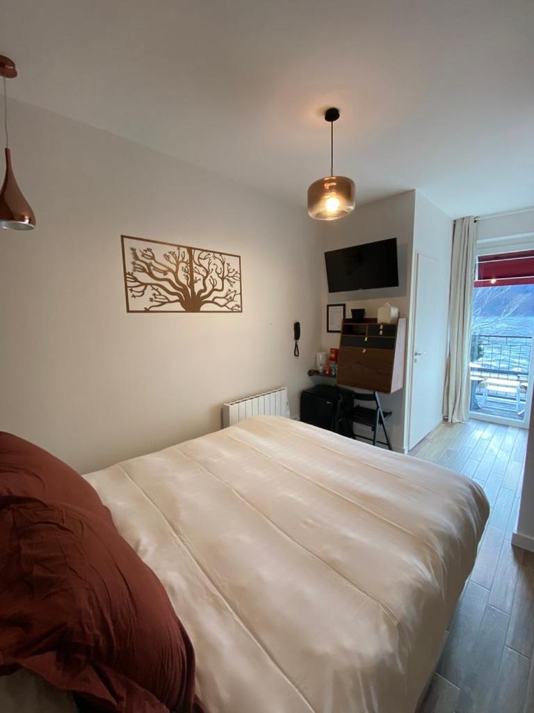 Hotel La Bonne Hotesse Chambon-sur-Lac Δωμάτιο φωτογραφία