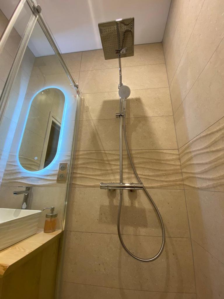 Hotel La Bonne Hotesse Chambon-sur-Lac Δωμάτιο φωτογραφία