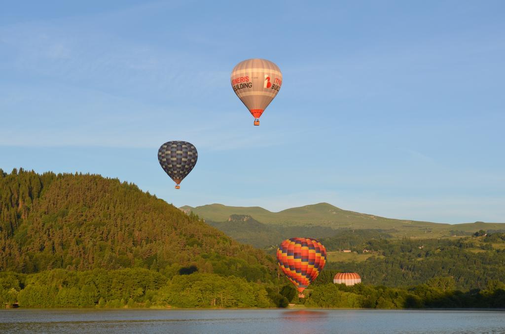 Hotel La Bonne Hotesse Chambon-sur-Lac Εξωτερικό φωτογραφία